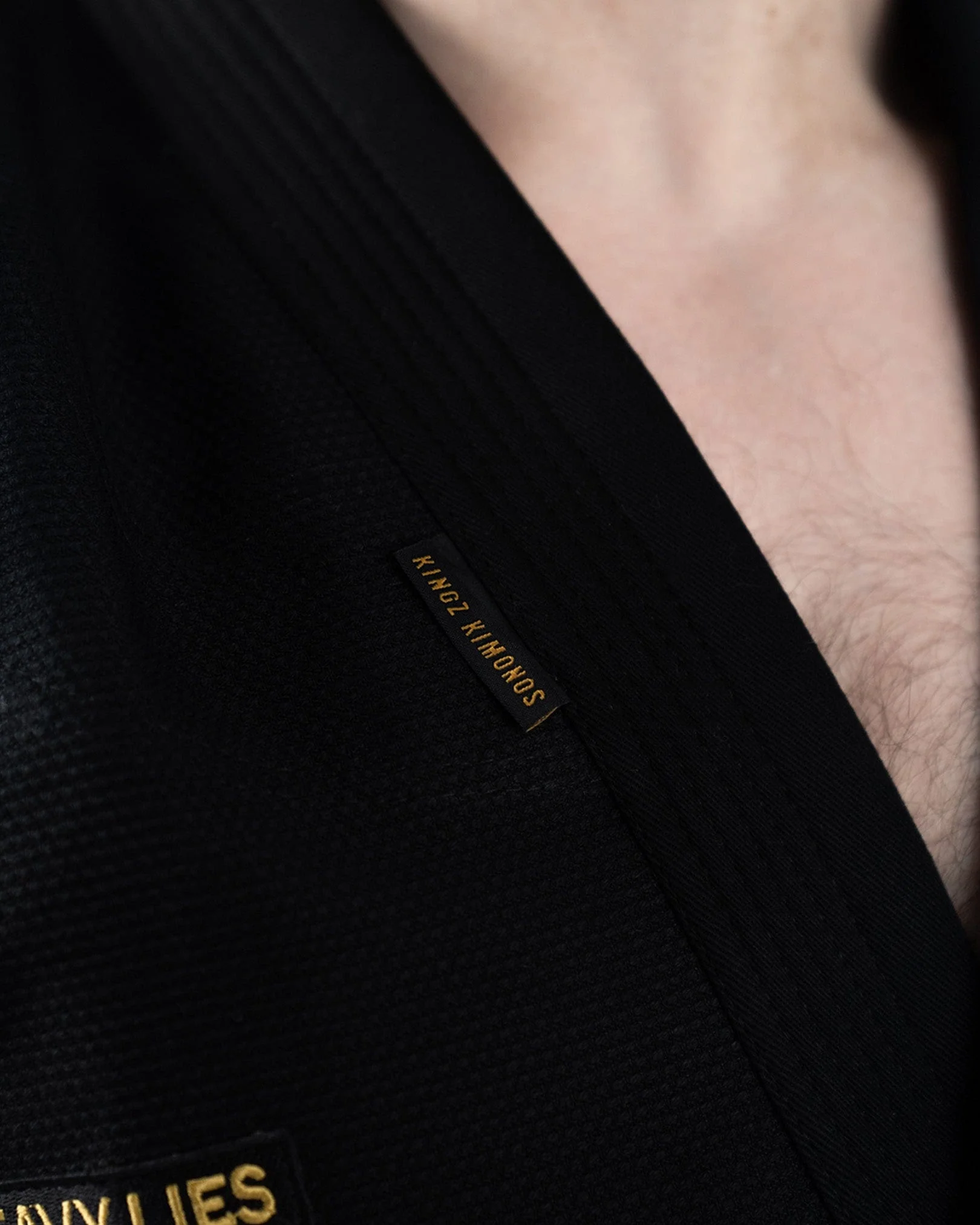 Comp 450 V6 Jiu Jitsu Gi - Black - Image 10